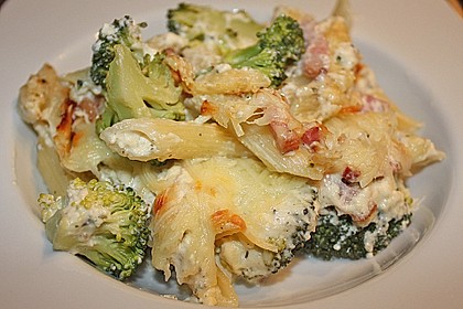 Brokkoli - Nudelauflauf mit Kräuter - Schmelzkäsesoße 2