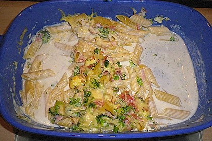 Brokkoli - Nudelauflauf mit Kräuter - Schmelzkäsesoße 47