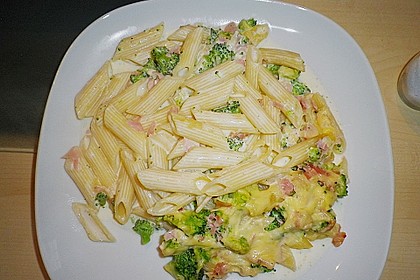 Brokkoli - Nudelauflauf mit Kräuter - Schmelzkäsesoße 16