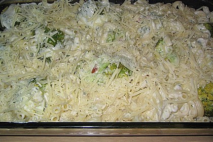 Brokkoli - Nudelauflauf mit Kräuter - Schmelzkäsesoße 32
