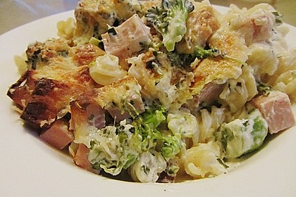 Brokkoli - Nudelauflauf mit Kräuter - Schmelzkäsesoße 48