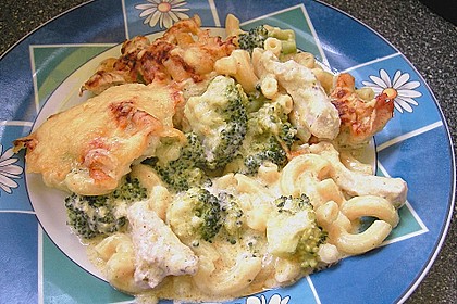 Brokkoli - Nudelauflauf mit Kräuter - Schmelzkäsesoße 35
