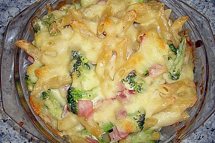 Brokkoli - Nudelauflauf mit Kräuter - Schmelzkäsesoße 3