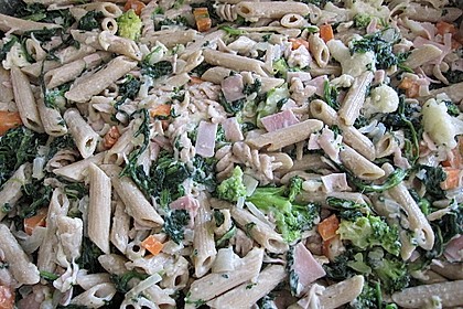 Brokkoli - Nudelauflauf mit Kräuter - Schmelzkäsesoße 44
