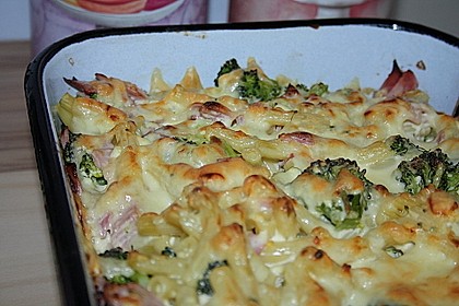 Brokkoli - Nudelauflauf mit Kräuter - Schmelzkäsesoße 11