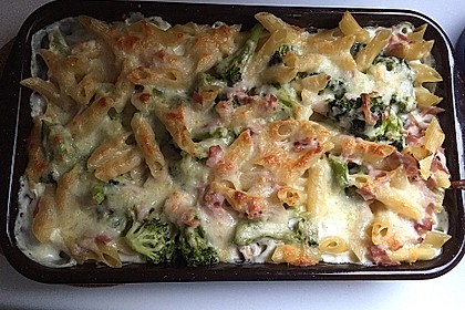 Brokkoli - Nudelauflauf mit Kräuter - Schmelzkäsesoße 7