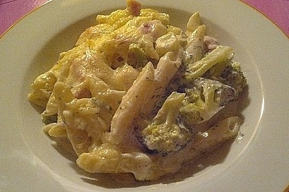 Brokkoli - Nudelauflauf mit Kräuter - Schmelzkäsesoße 5