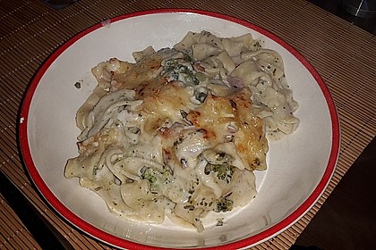 Brokkoli - Nudelauflauf mit Kräuter - Schmelzkäsesoße 29