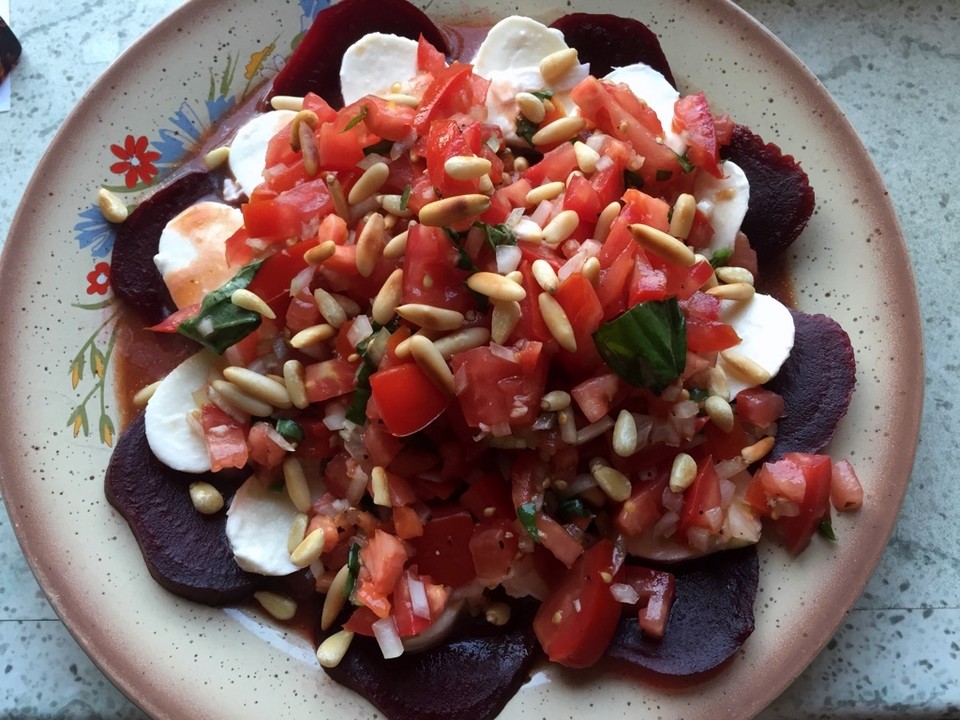 Rote Bete mit Mozzarella und Tomaten - Vinaigrette von ela-sunny ...