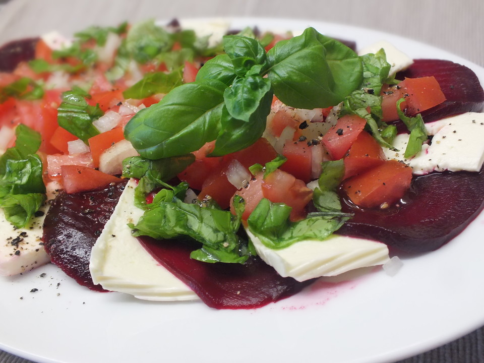 Rote Bete mit Mozzarella und Tomaten - Vinaigrette von ela-sunny ...