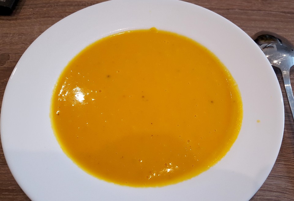 Süßkartoffel-Möhren-Ingwer-Suppe von LisaLem | Chefkoch.de Süßkartoffel-Möhren-Ingwer-Suppe von LisaLem | Chefkoch.de