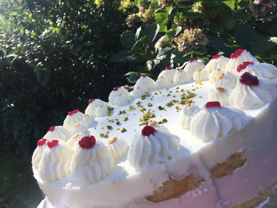 Johannisbeer-Sekt-Torte von bakingjulia | Chefkoch.de
