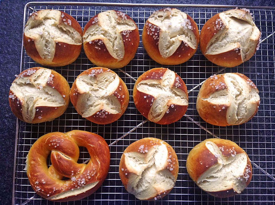 Schwäbische Laugenbrezel von romasieu | Chefkoch.de