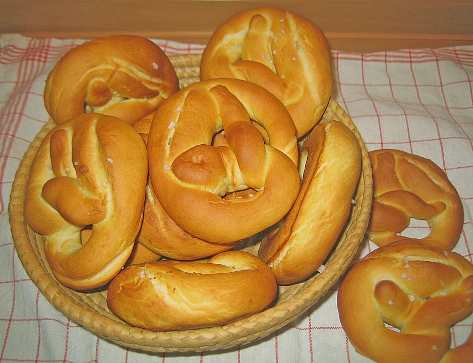 Schwäbische Laugenbrezel von romasieu | Chefkoch.de