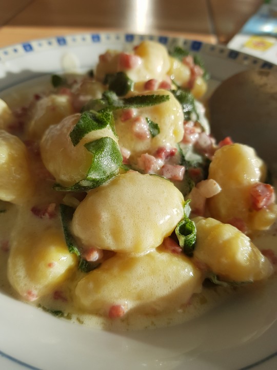 Gnocchi in Parmesan - Salbei - Sauce von Seagull | Chefkoch.de