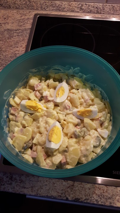 Omas bester Kartoffelsalat mit Mayonnaise von Schwalbe | Chefkoch.de