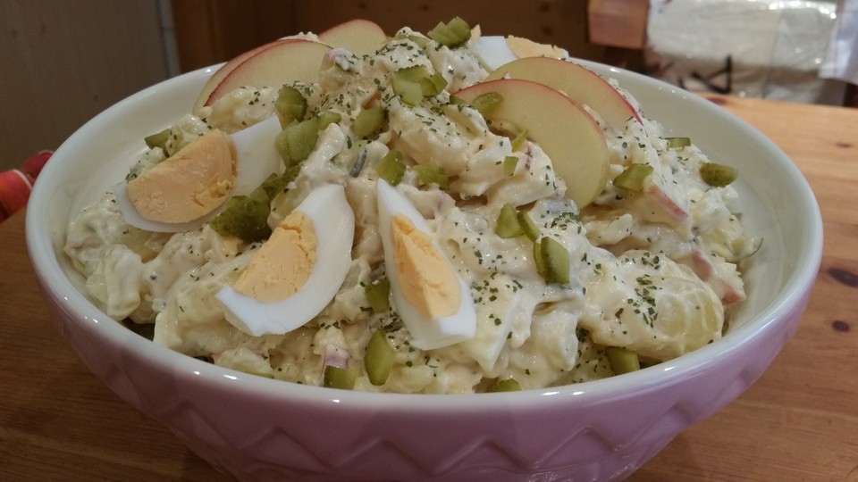 Omas bester Kartoffelsalat mit Mayonnaise von Schwalbe | Chefkoch.de