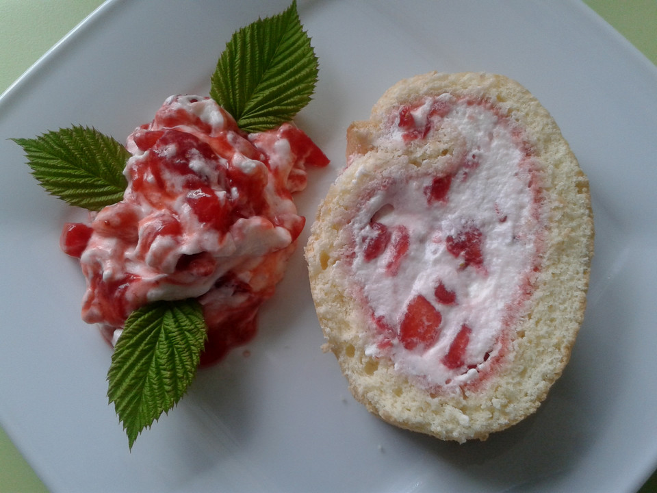 Erdbeer-Sahnerolle von alina1st | Chefkoch.de