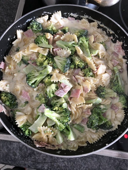 Sahne - Broccoli - Nudeln von Cheristo | Chefkoch.de