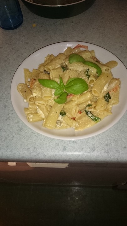 Nudeln mit Tomaten, Schafskäse und Oliven von vintoria | Chefkoch.de
