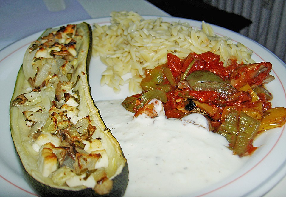 Gefüllte Zucchini mit Feta und Chili | Chefkoch.de