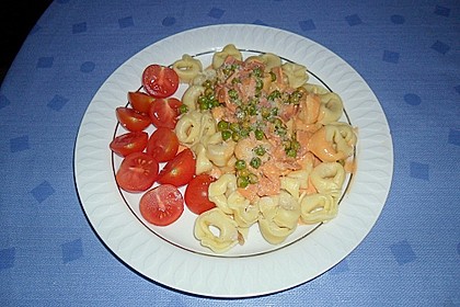 Tortellini in Schinken - Sahnesauce mit Erbsen 8