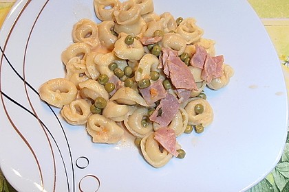 Tortellini in Schinken - Sahnesauce mit Erbsen 3