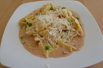 Tortellini in Schinken - Sahnesauce mit Erbsen 6