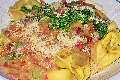Tortellini in Schinken - Sahnesauce mit Erbsen 12