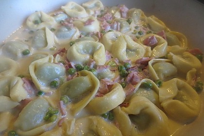 Tortellini in Schinken - Sahnesauce mit Erbsen 5