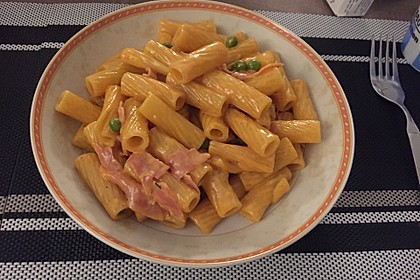 Tortellini in Schinken - Sahnesauce mit Erbsen 7