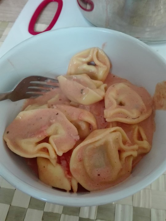 Tortellini mit Käse - Schinken - Soße von Benny0212 | Chefkoch.de