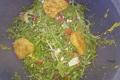 Rucola - Basilikum - Salat mit Pinienkernen und Parmesan 38