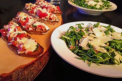 Rucola - Basilikum - Salat mit Pinienkernen und Parmesan 9