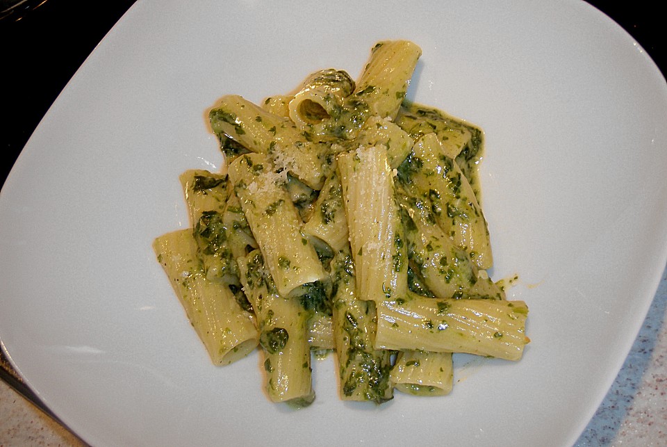 Penne mit Spinat und Gorgonzola von constancerogg | Chefkoch.de