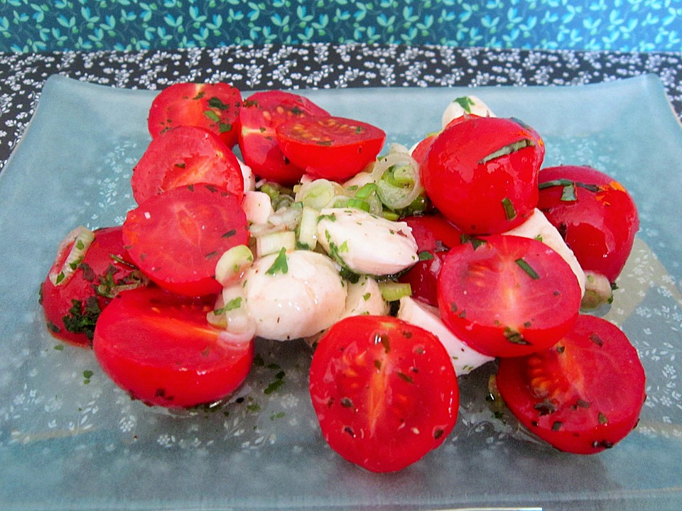 Mozzarella - Kirschtomaten - Salat von ulkig | Chefkoch.de