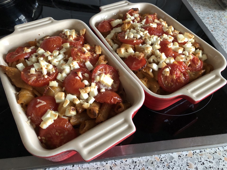 Auflauf mit Oliven, Tomaten, Pesto und Feta-Käse von jonielady ...
