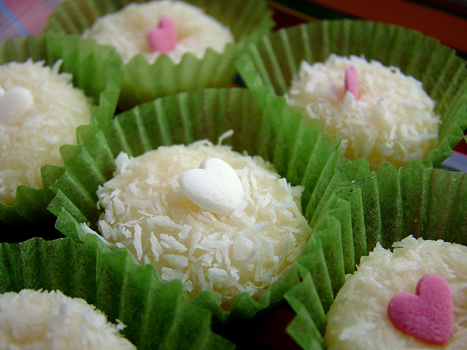 Beijinho de Coco von realCaleb | Chefkoch.de