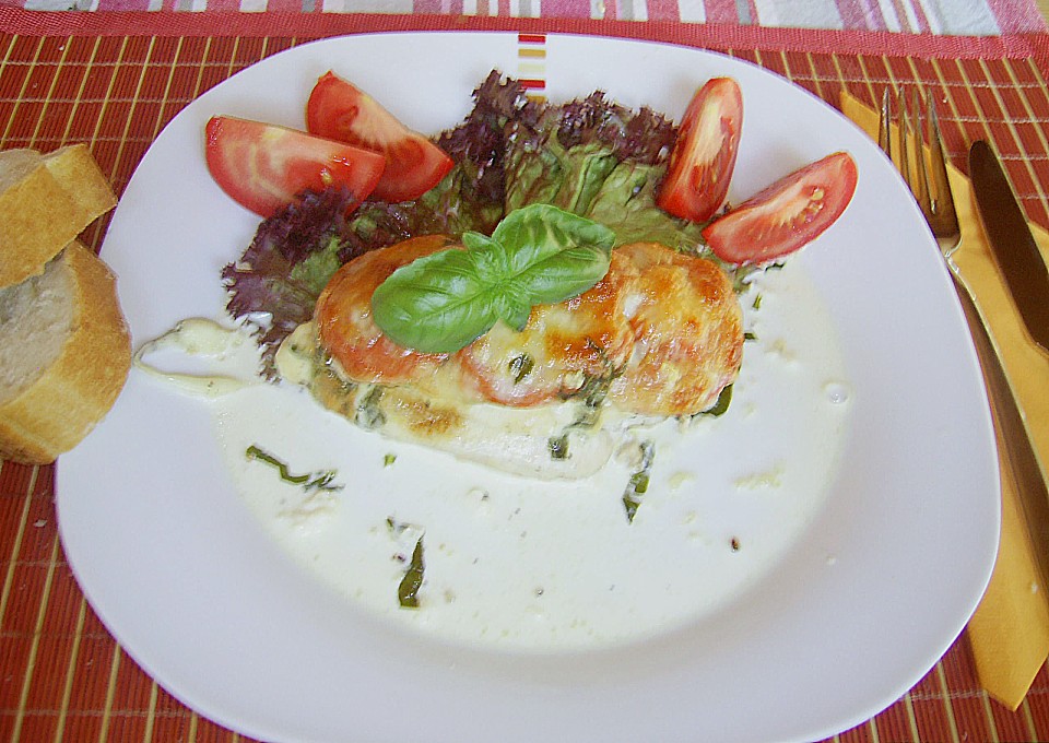 Hähnchenbrustfilet mit Tomate und Mozzarella in Kräuter - Sahne - Sauce ...