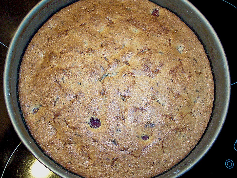 Nusskuchen mit Kirschen vom Blech von Polgara81 | Chefkoch.de