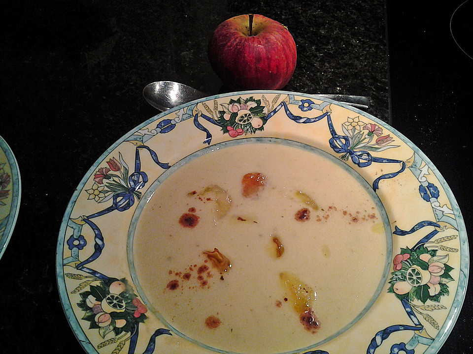 Apfel - Selleriesuppe mit glacierten Apfelspalten und Zimt von Homer222 ...