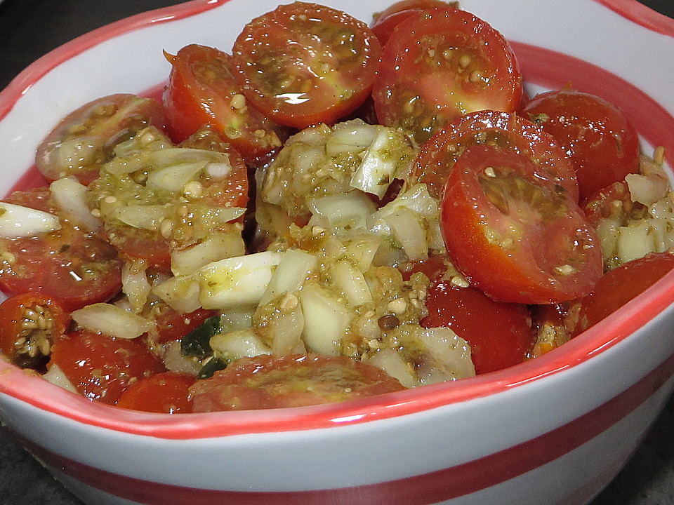 Tomatensalat mit Pesto von Aurora | Chefkoch.de
