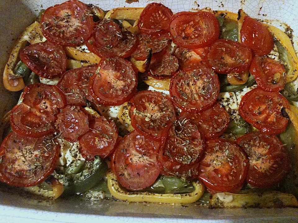 Schafskäse mit türkischem Spitzpaprika aus dem Backofen von Lizzfizz ...