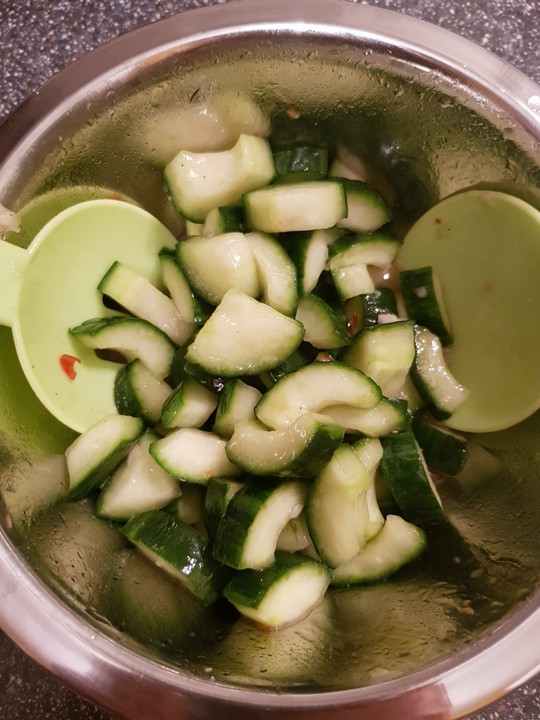 Chinesischer Gurkensalat mit Knoblauch von yenyuting | Chefkoch.de
