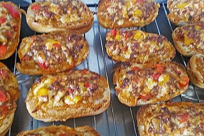 Pizza - Hackfleisch - Brötchen | Chefkoch.de