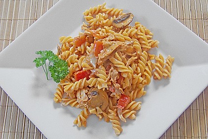 Penne mit Hähnchen und Champignons 7