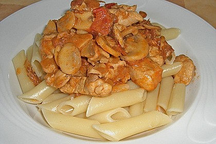 Penne mit Hähnchen und Champignons 14