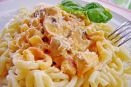 Penne mit Hähnchen und Champignons 1