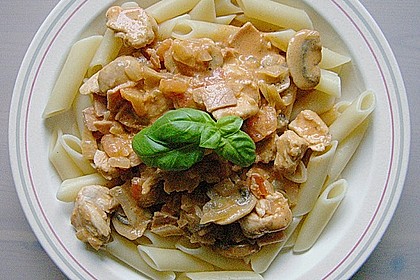 Penne mit Hähnchen und Champignons 5