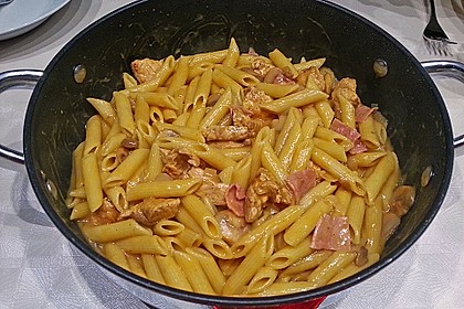 Penne mit Hähnchen und Champignons 8